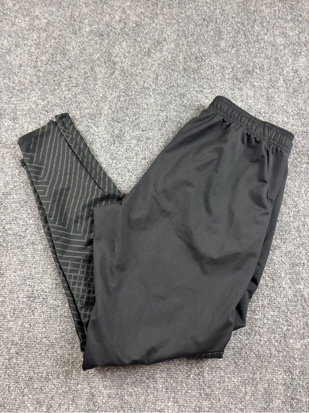 NIKE Women Dri-Fit Strike Soccer Pants Joggers Black w/geometric design Medium
